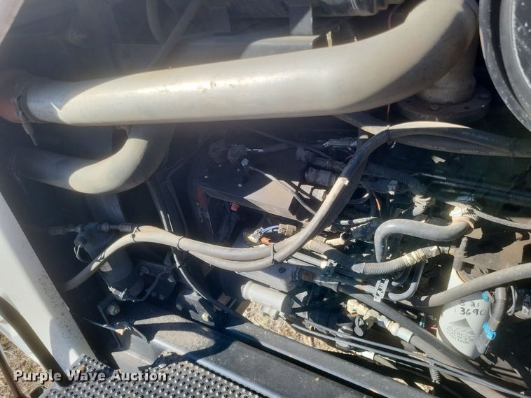 image for item EJ8119 2001 Willmar Eagle 8600 sprayer