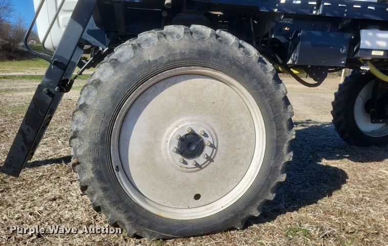 image for item EJ8119 2001 Willmar Eagle 8600 sprayer