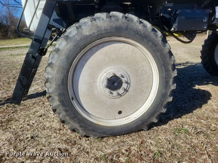 image for item EJ8119 2001 Willmar Eagle 8600 sprayer