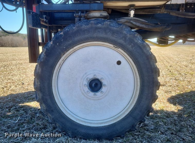 image for item EJ8119 2001 Willmar Eagle 8600 sprayer