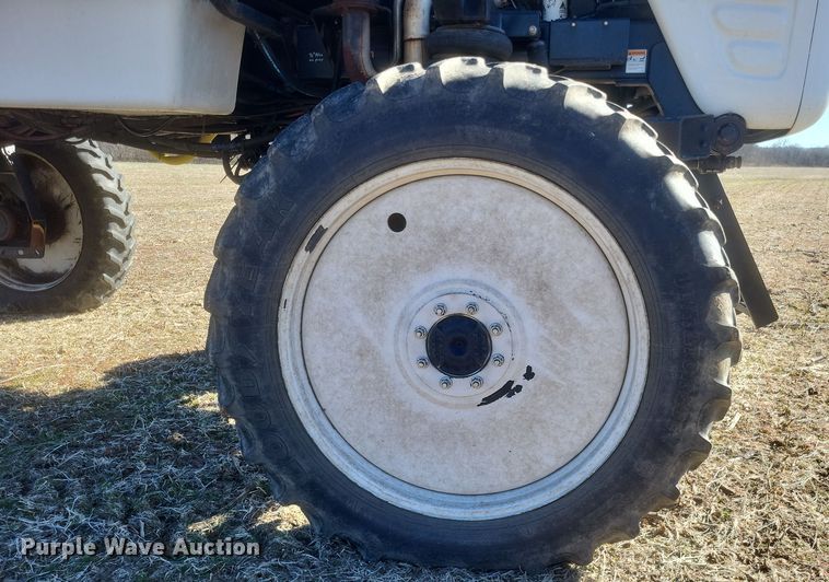 image for item EJ8119 2001 Willmar Eagle 8600 sprayer