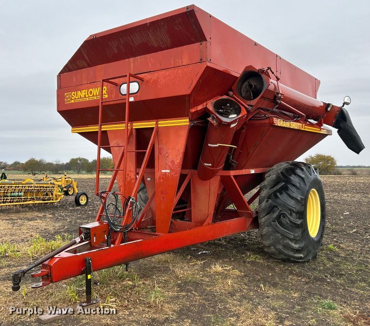 image for item EL6493 Richardton  8830  grain cart