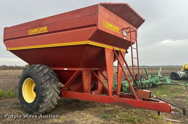 image for item EL6493 Richardton  8830  grain cart