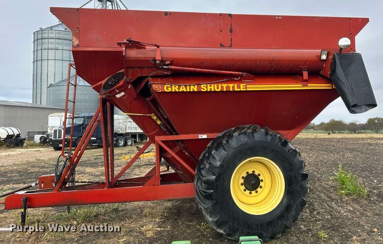 image for item EL6493 Richardton  8830  grain cart