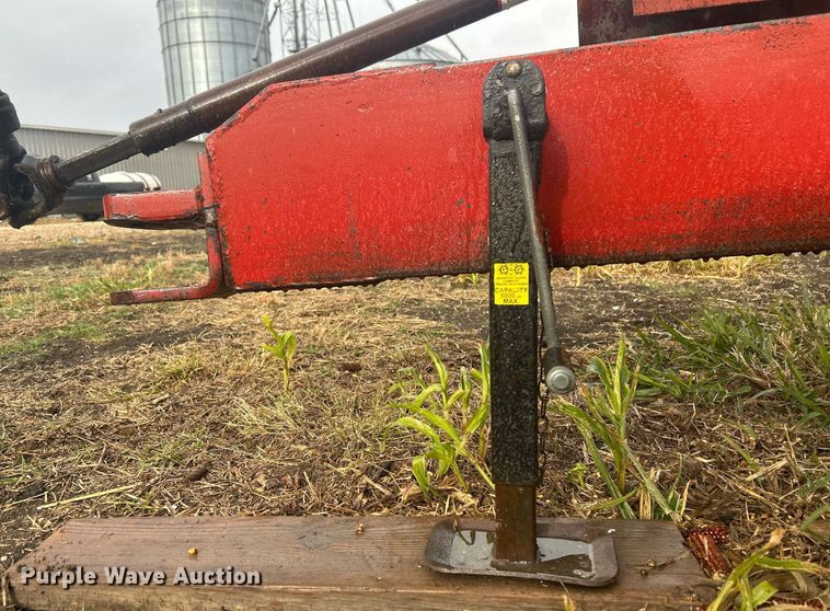 image for item EL6493 Richardton  8830  grain cart