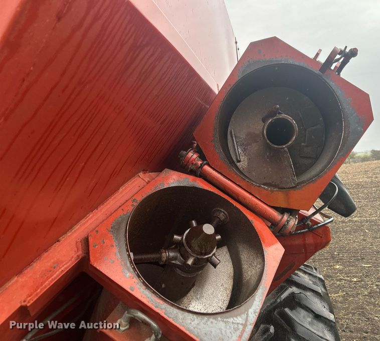 image for item EL6493 Richardton  8830  grain cart