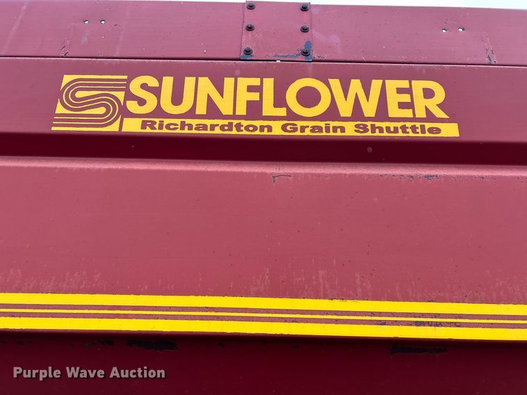 image for item EL6493 Richardton  8830  grain cart