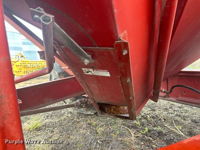 image for item EL6493 Richardton  8830  grain cart