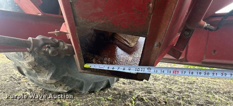 image for item EL6493 Richardton  8830  grain cart