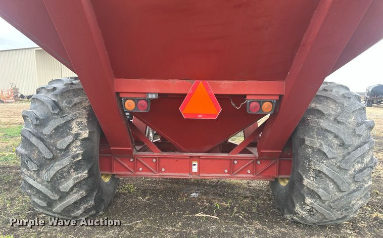 image for item EL6493 Richardton  8830  grain cart