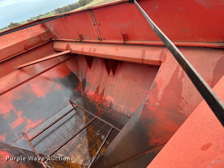 image for item EL6493 Richardton  8830  grain cart