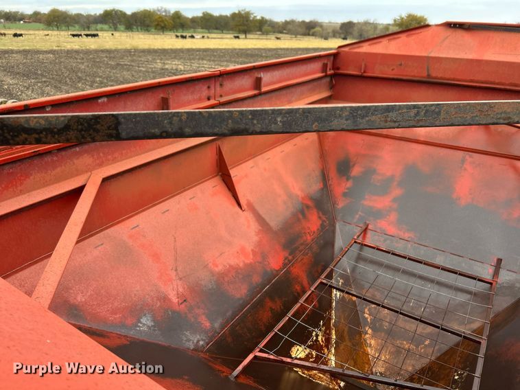 image for item EL6493 Richardton  8830  grain cart