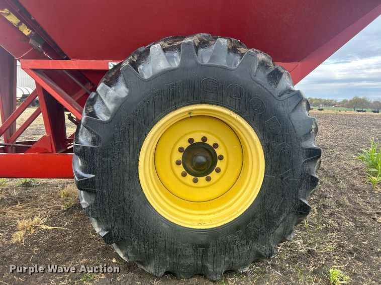 image for item EL6493 Richardton  8830  grain cart