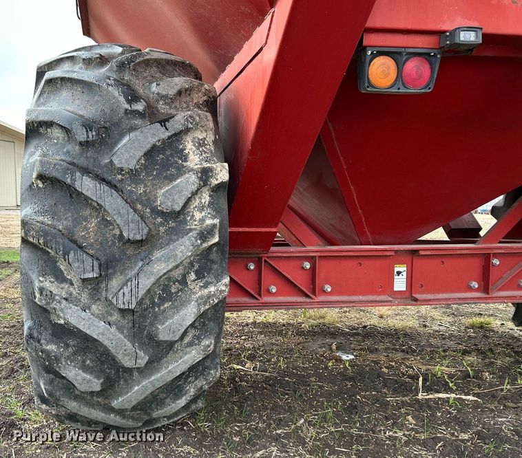 image for item EL6493 Richardton  8830  grain cart