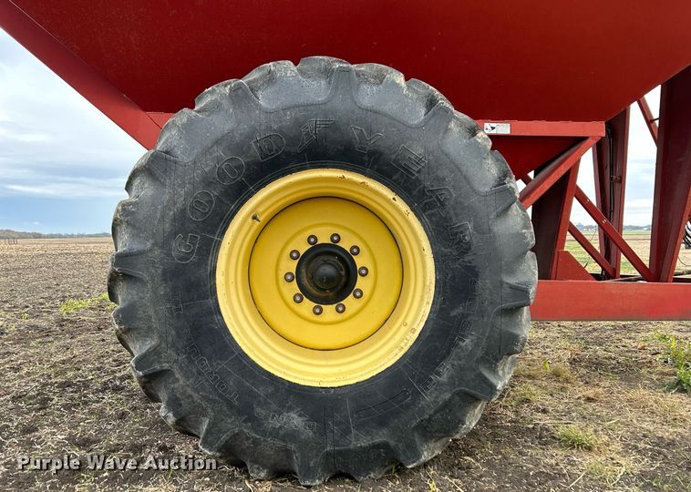 image for item EL6493 Richardton  8830  grain cart