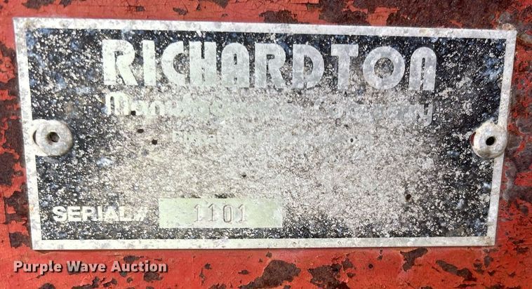 image for item EL6493 Richardton  8830  grain cart