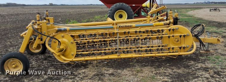 image for item EL6494 2003 Vermeer R23A hay rake