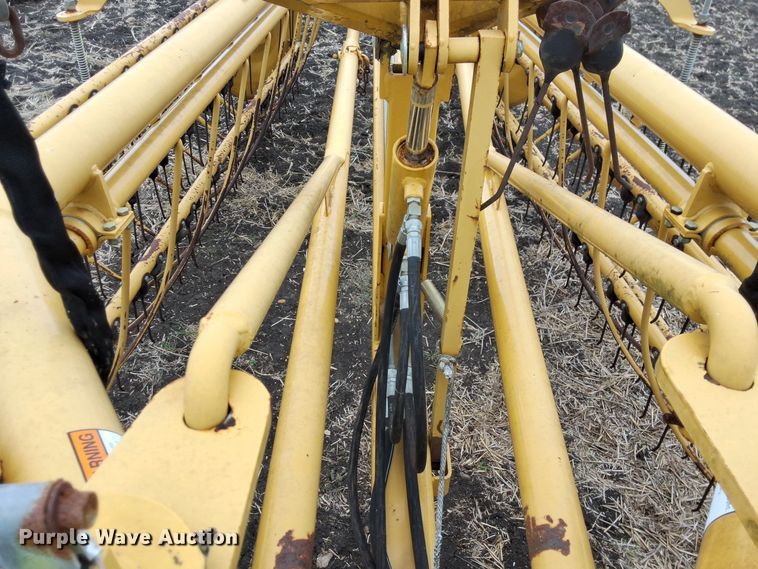 image for item EL6494 2003 Vermeer R23A hay rake