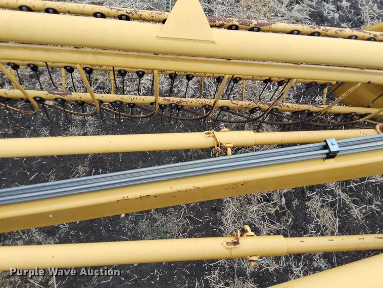 image for item EL6494 2003 Vermeer R23A hay rake