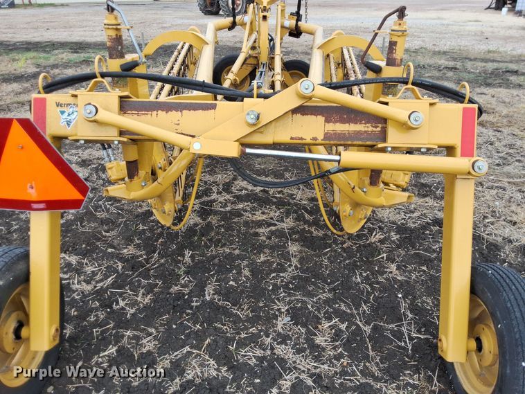 image for item EL6494 2003 Vermeer R23A hay rake