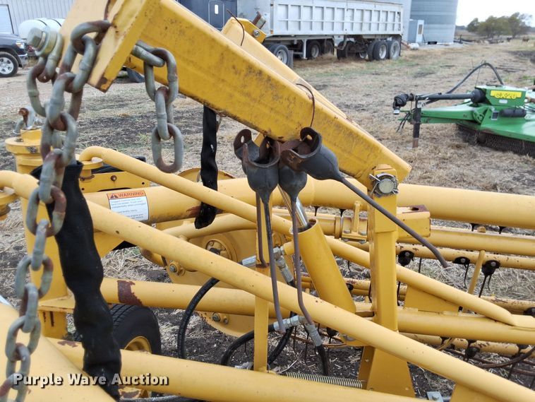 image for item EL6494 2003 Vermeer R23A hay rake