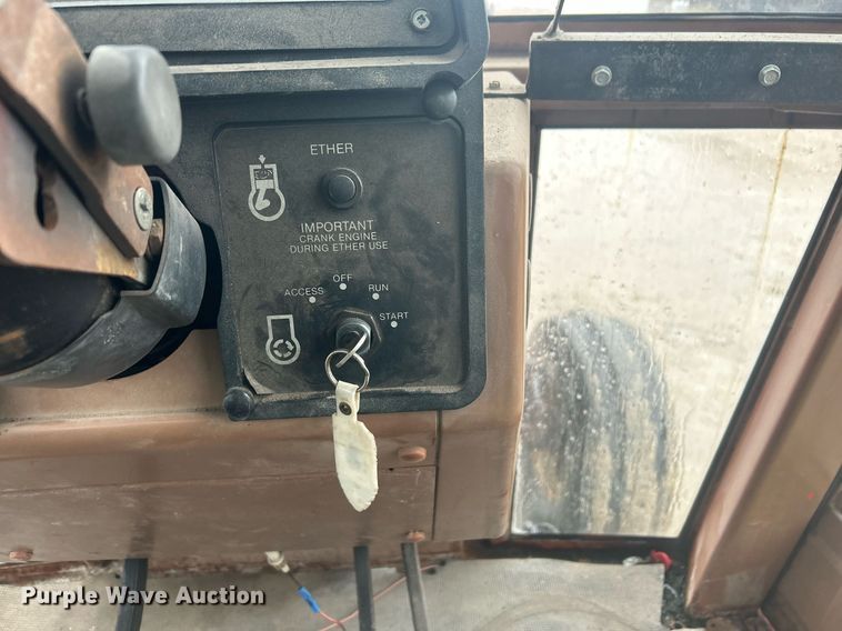 image for item EL6497 Allis-Chalmers 8070 tractor