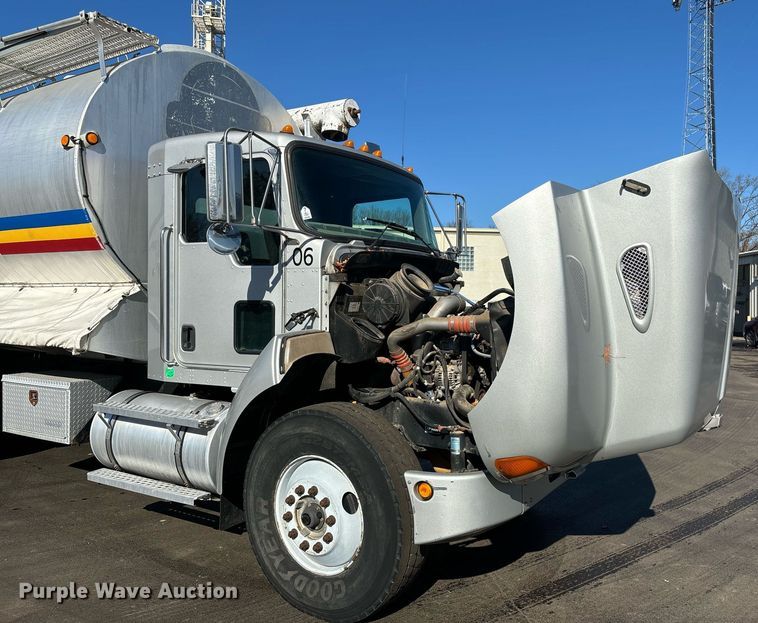 image for item EM0006 2006 Kenworth T300 feed delivery truck