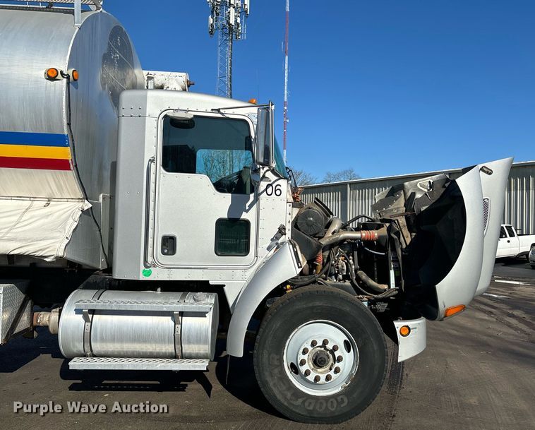 image for item EM0006 2006 Kenworth T300 feed delivery truck