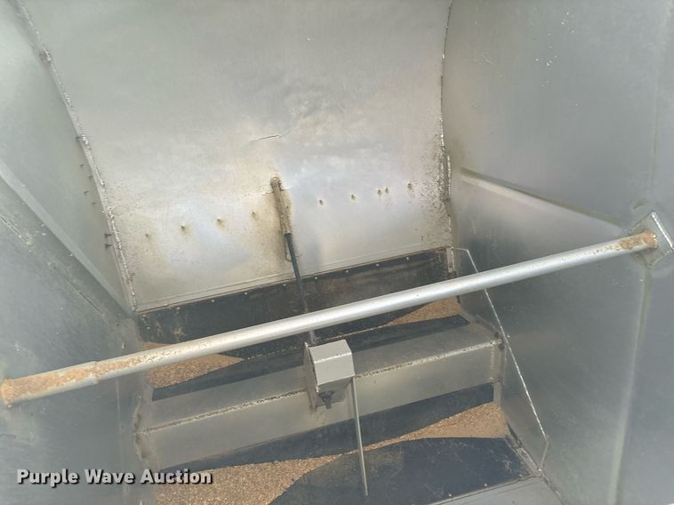 image for item EM0006 2006 Kenworth T300 feed delivery truck