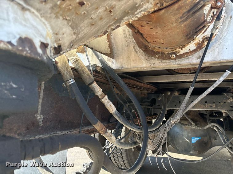 image for item EM0006 2006 Kenworth T300 feed delivery truck