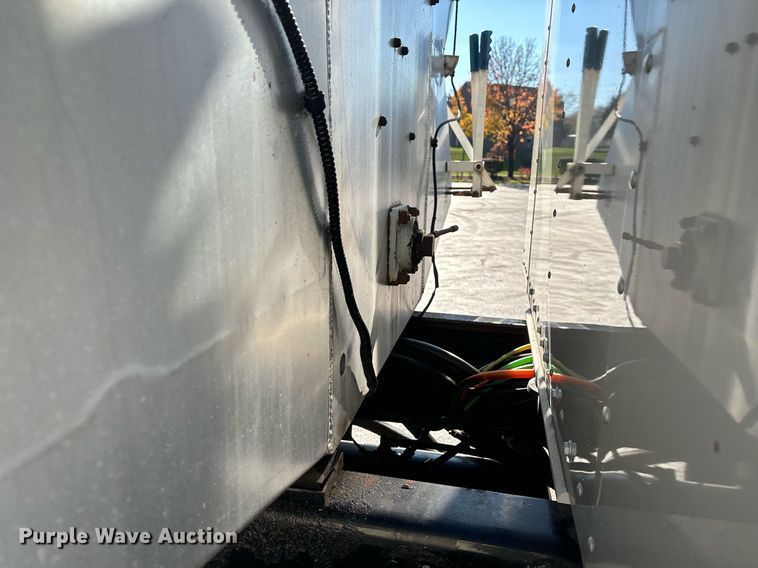 image for item EM0006 2006 Kenworth T300 feed delivery truck