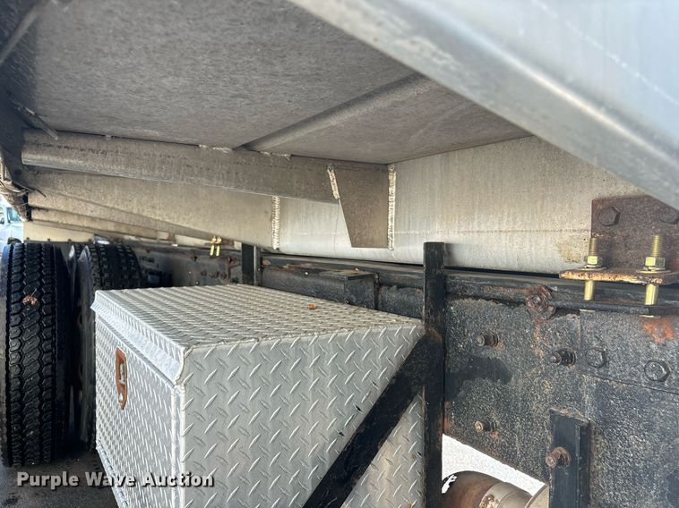 image for item EM0006 2006 Kenworth T300 feed delivery truck