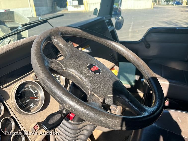 image for item EM0006 2006 Kenworth T300 feed delivery truck