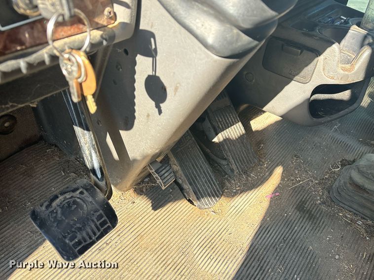 image for item EM0006 2006 Kenworth T300 feed delivery truck