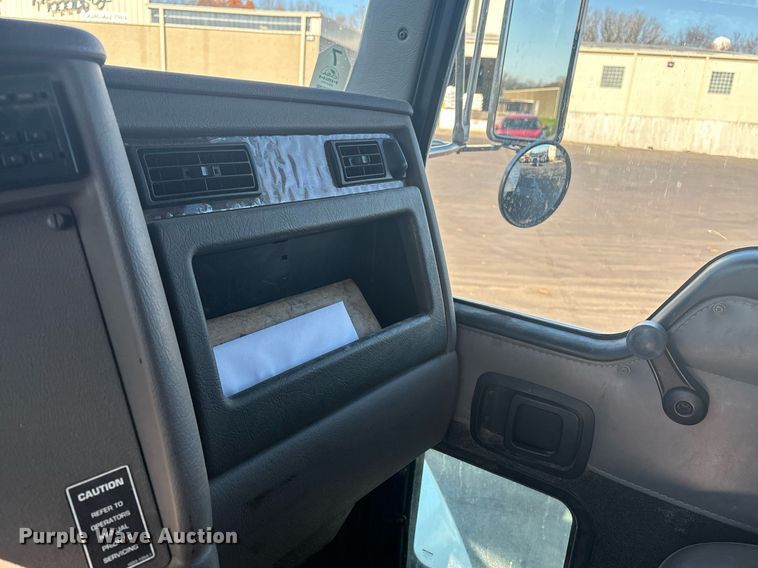 image for item EM0006 2006 Kenworth T300 feed delivery truck