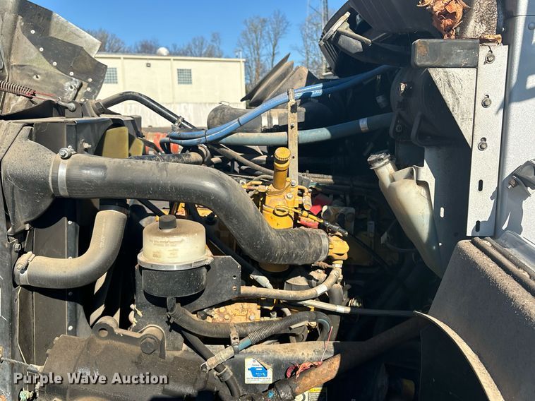 image for item EM0006 2006 Kenworth T300 feed delivery truck