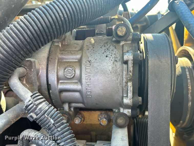 image for item EM0006 2006 Kenworth T300 feed delivery truck