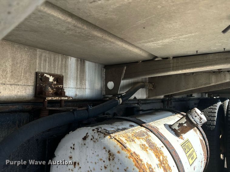 image for item EM0006 2006 Kenworth T300 feed delivery truck