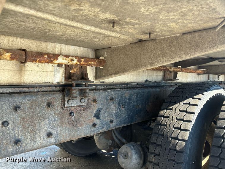 image for item EM0006 2006 Kenworth T300 feed delivery truck