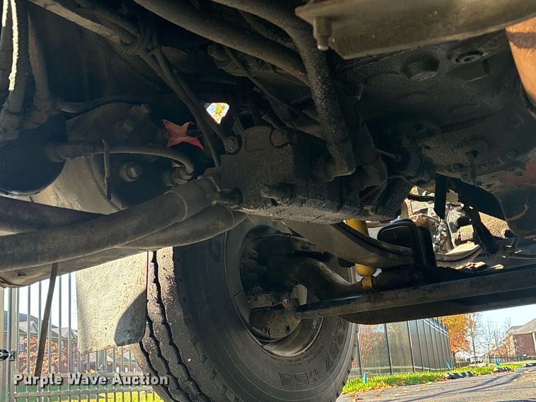 image for item EM0006 2006 Kenworth T300 feed delivery truck