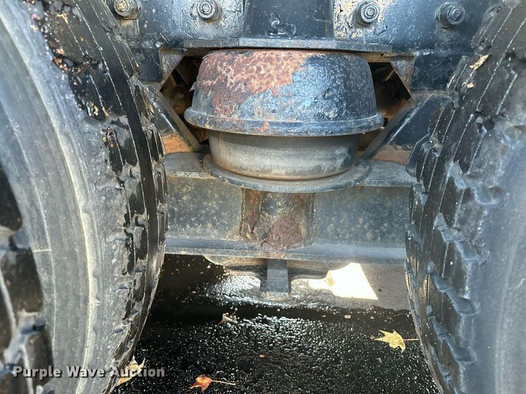 image for item EM0006 2006 Kenworth T300 feed delivery truck