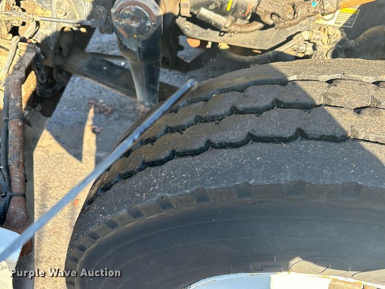 image for item EM0006 2006 Kenworth T300 feed delivery truck