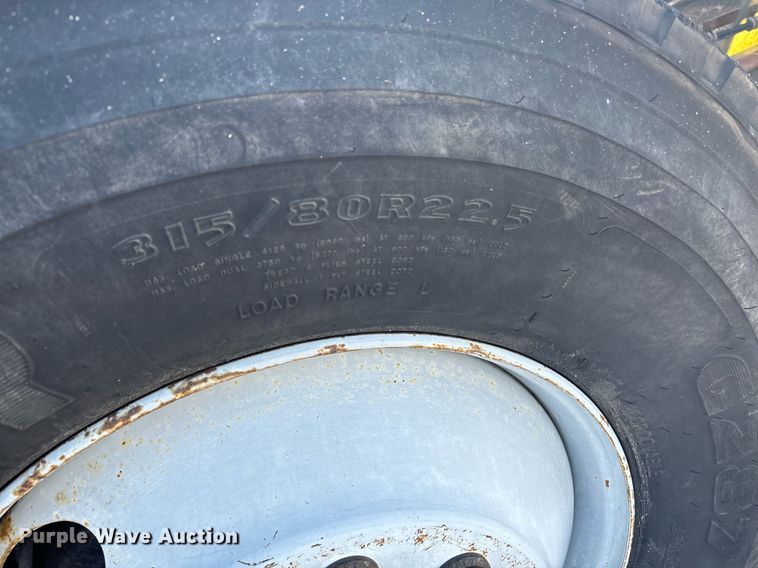 image for item EM0006 2006 Kenworth T300 feed delivery truck