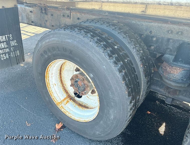 image for item EM0006 2006 Kenworth T300 feed delivery truck