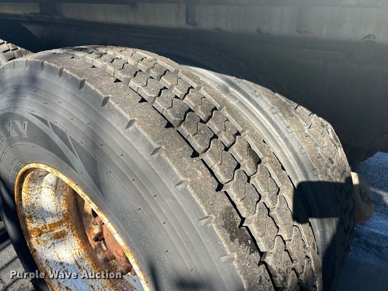 image for item EM0006 2006 Kenworth T300 feed delivery truck