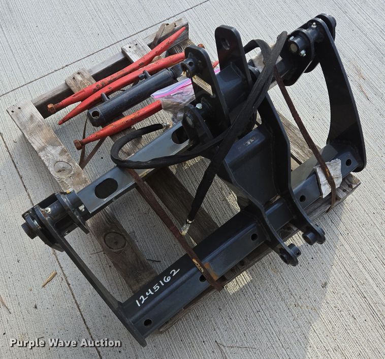 image for item EQ2528 Bobcat utility grapple