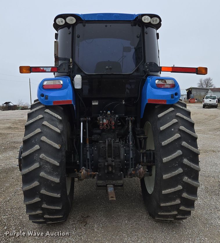 image for item EQ3654 2015 New Holland  TS6 MFWD tractor