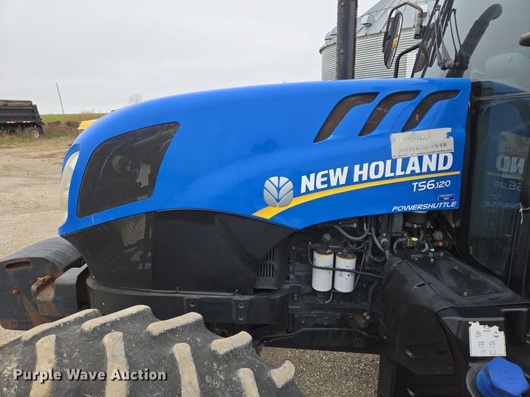 image for item EQ3654 2015 New Holland  TS6 MFWD tractor