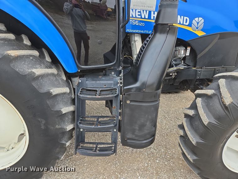image for item EQ3654 2015 New Holland  TS6 MFWD tractor