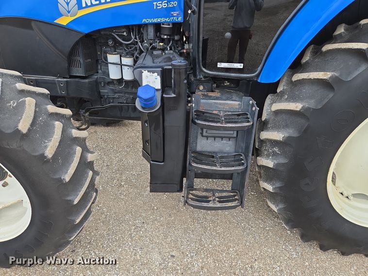 image for item EQ3654 2015 New Holland  TS6 MFWD tractor